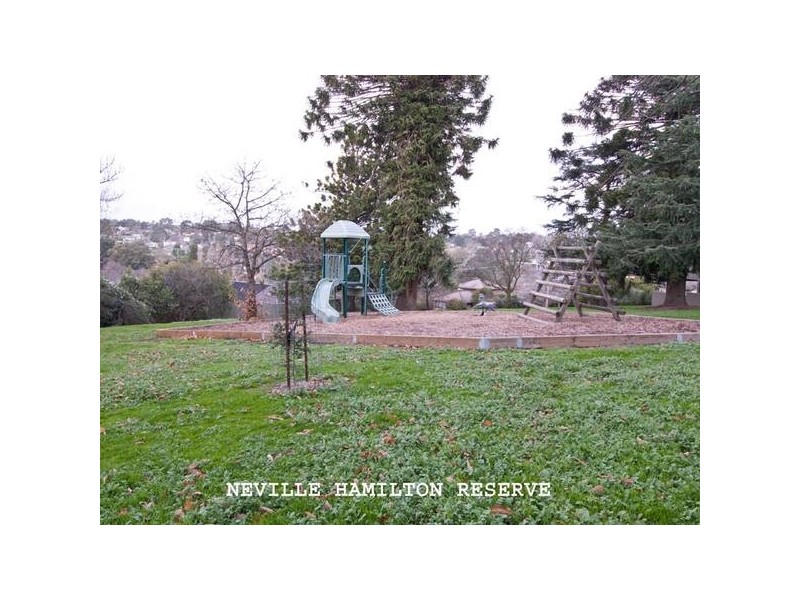 16 Shute Avenue, Berwick VIC 3806