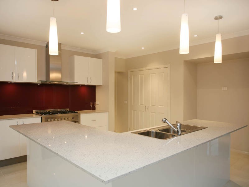 34 Cambridge Drive, Berwick VIC 3806