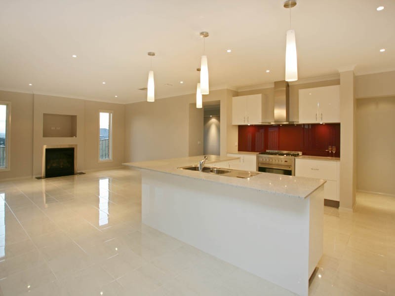 34 Cambridge Drive, Berwick VIC 3806