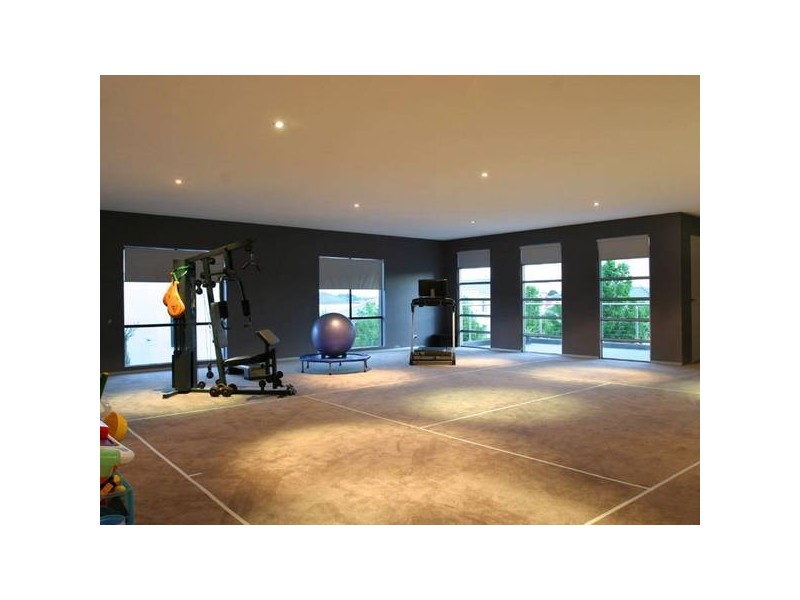 4 Hunt Club Road, Narre Warren South VIC 3805