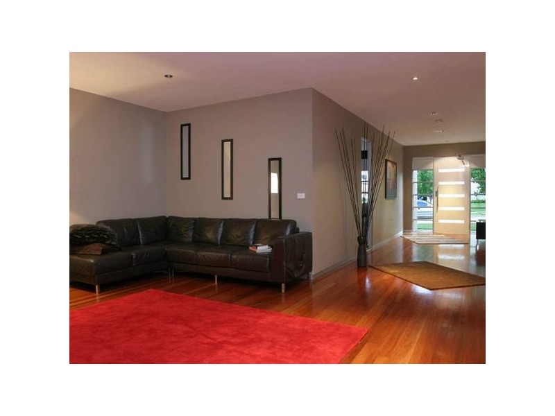 4 Hunt Club Road, Narre Warren South VIC 3805