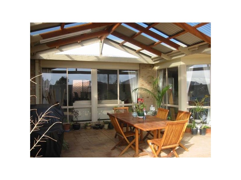 17 Marsh Grove, Berwick VIC 3806