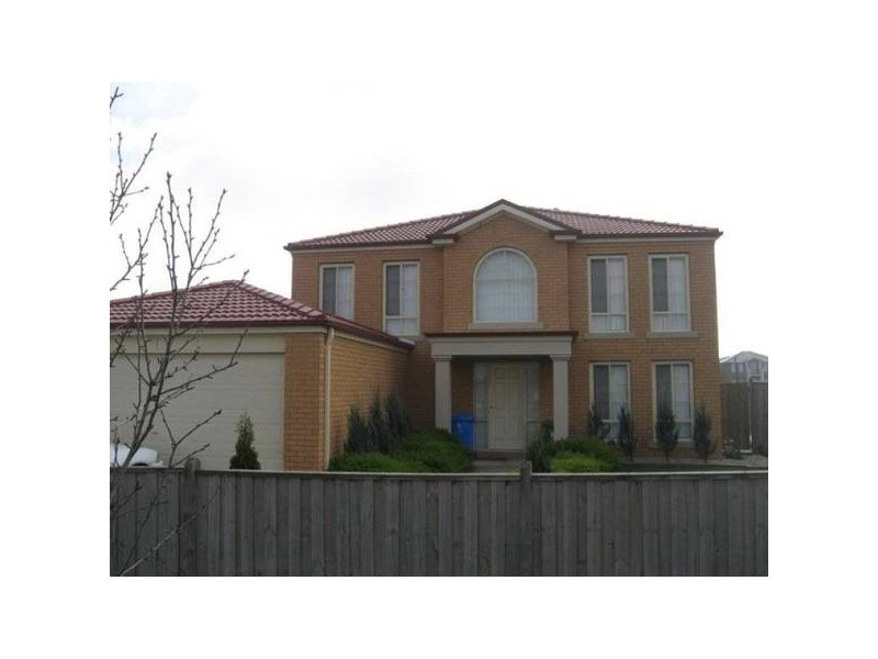 10 Von Nida Drive, Cranbourne North VIC 3977