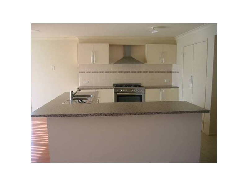 10 Von Nida Drive, Cranbourne North VIC 3977