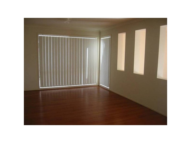 10 Von Nida Drive, Cranbourne North VIC 3977