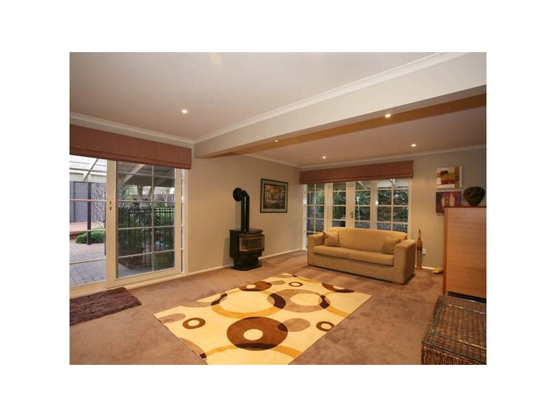 44 Outlook Drive, Berwick VIC 3806