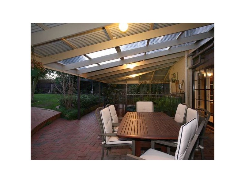 44 Outlook Drive, Berwick VIC 3806