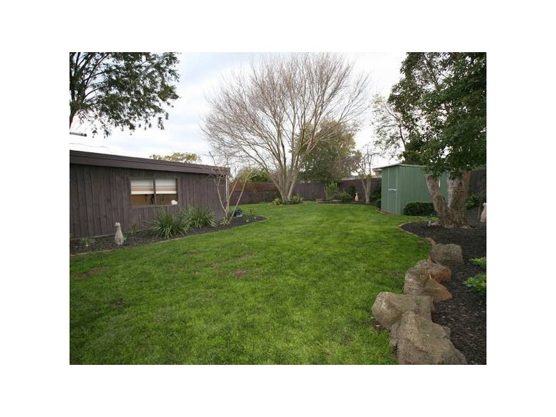 44 Outlook Drive, Berwick VIC 3806