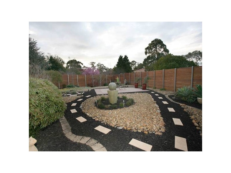 44 Outlook Drive, Berwick VIC 3806