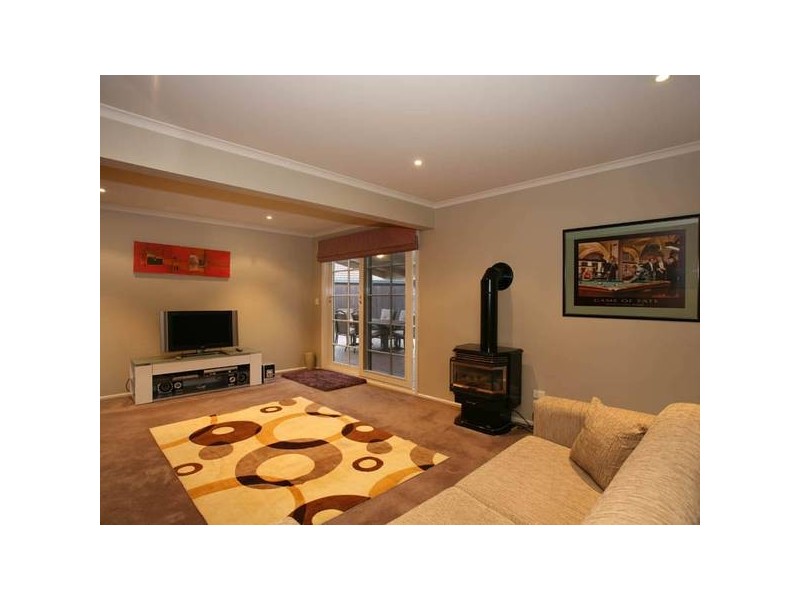 44 Outlook Drive, Berwick VIC 3806