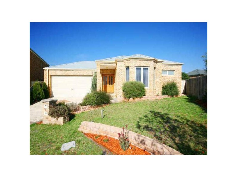 8 Pineview Court, Narre Warren South VIC 3805