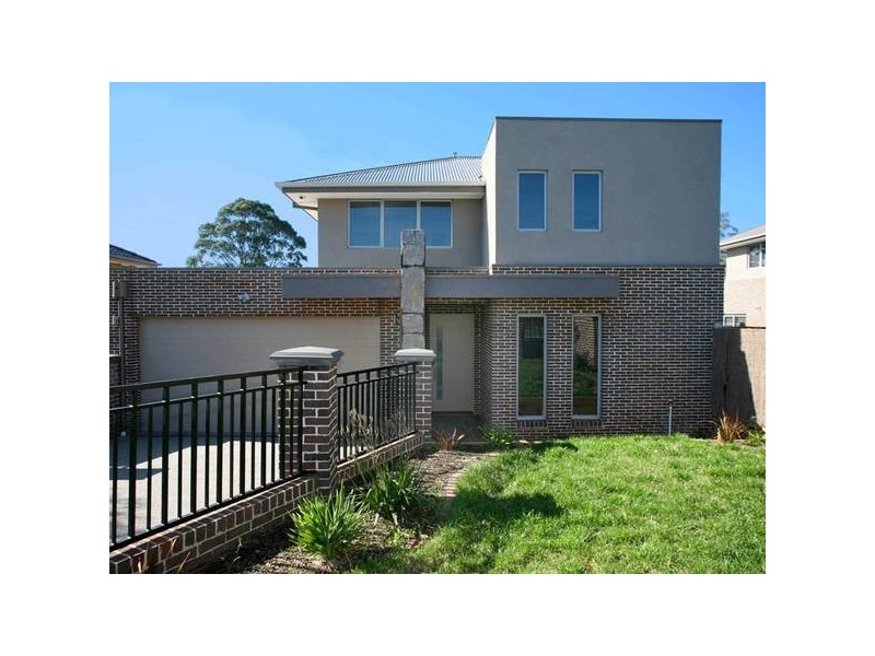 1/4 Buchanan Road, Berwick VIC 3806