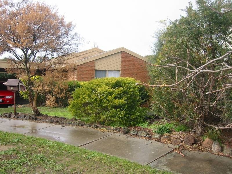 8 Malanda Court, Berwick VIC 3806