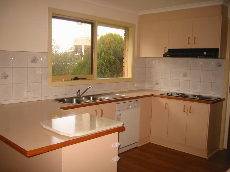 8 Malanda Court, Berwick VIC 3806