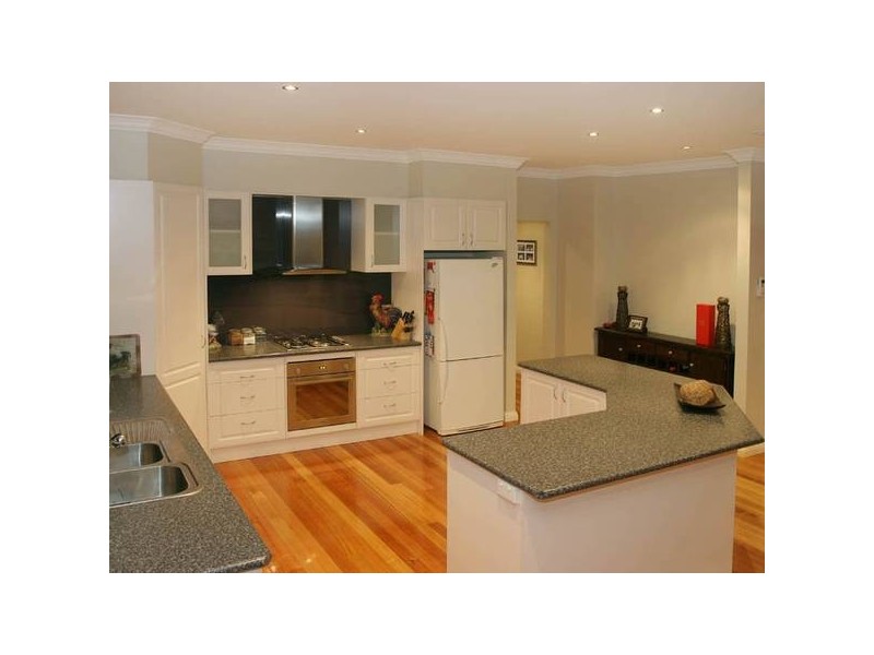 10 Temple-Wood Court, Berwick VIC 3806