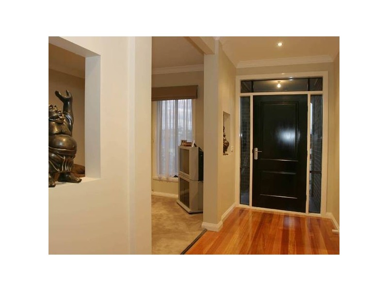 10 Temple-Wood Court, Berwick VIC 3806