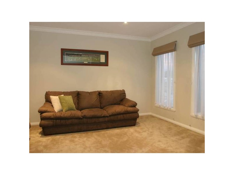 10 Temple-Wood Court, Berwick VIC 3806