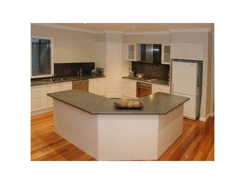 10 Temple-Wood Court, Berwick VIC 3806