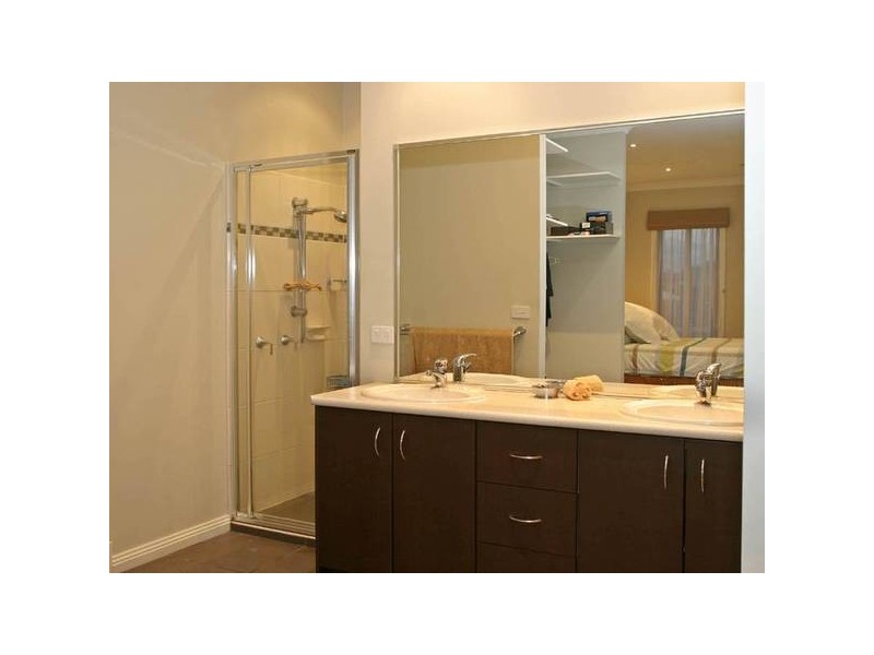 10 Temple-Wood Court, Berwick VIC 3806