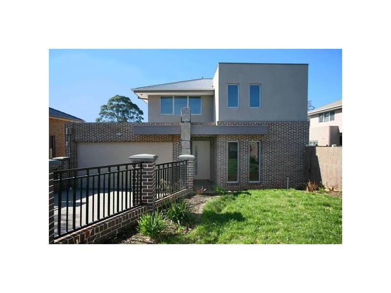 1/4 Buchanan Road, Berwick VIC 3806