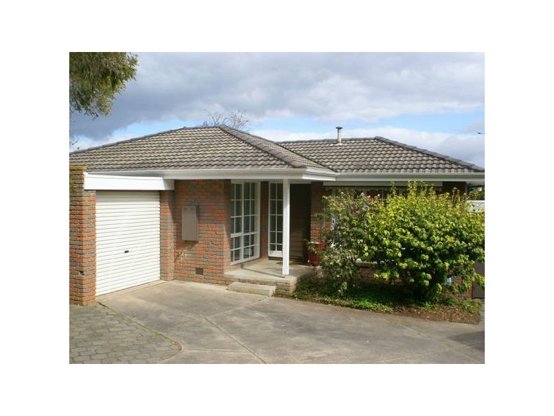 5/4-6 Gibb Street, Berwick VIC 3806