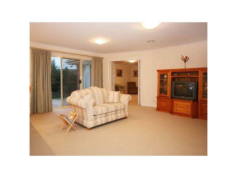 18 Milparinka Way, Berwick VIC 3806