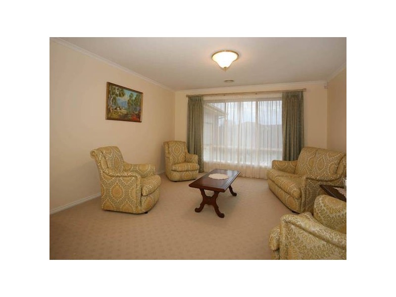 18 Milparinka Way, Berwick VIC 3806