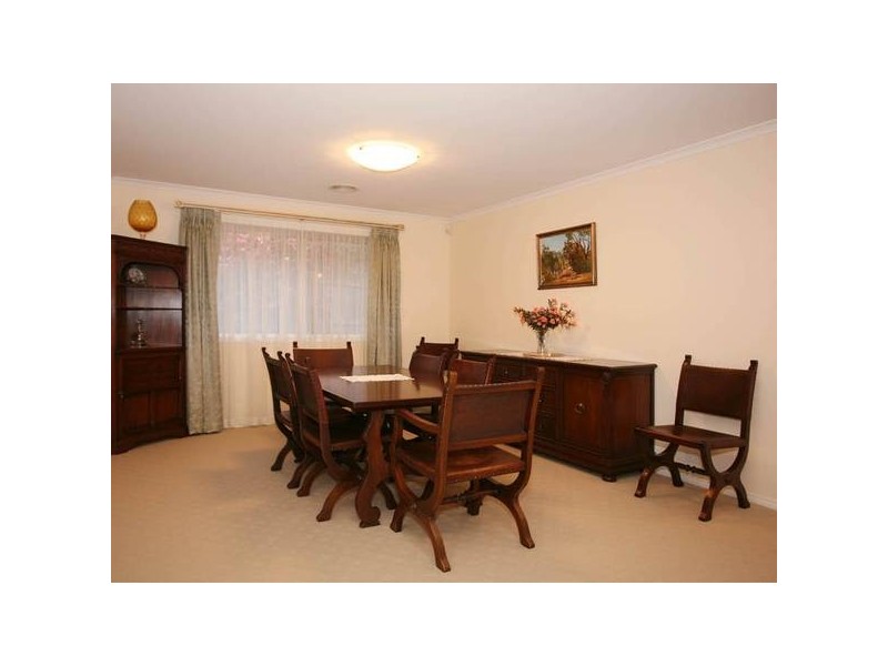 18 Milparinka Way, Berwick VIC 3806