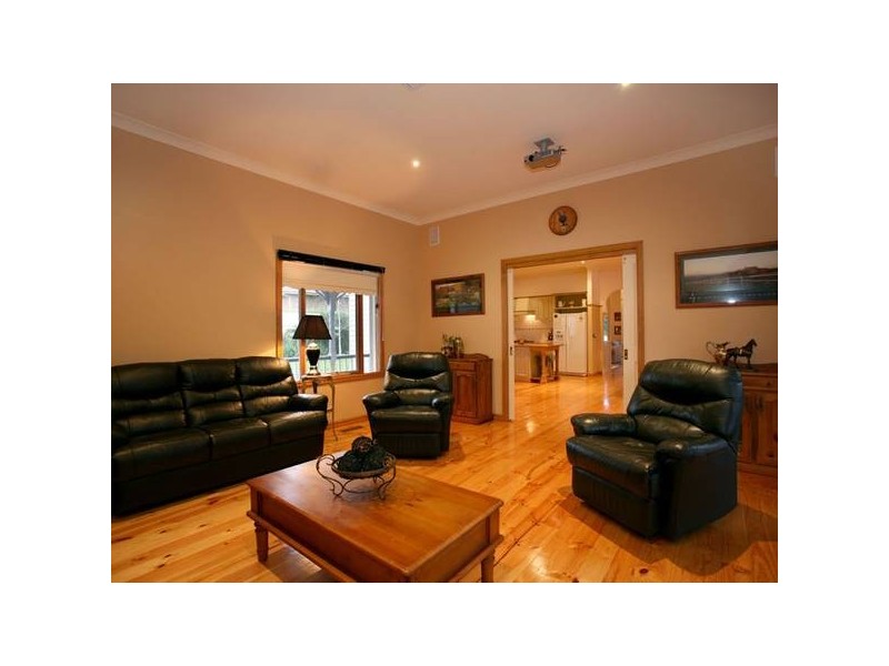 60a Buchanan Road, Berwick VIC 3806