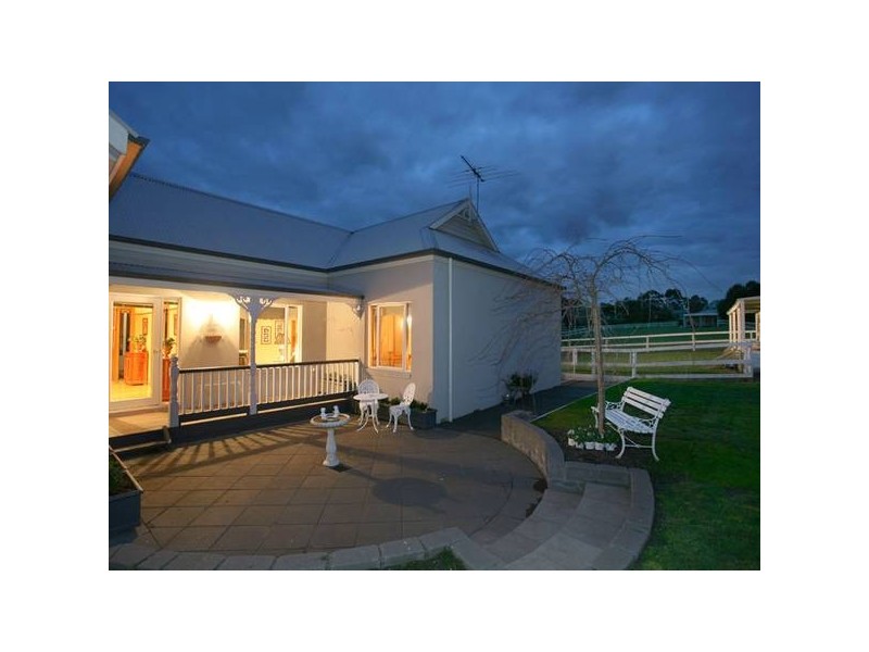 60a Buchanan Road, Berwick VIC 3806