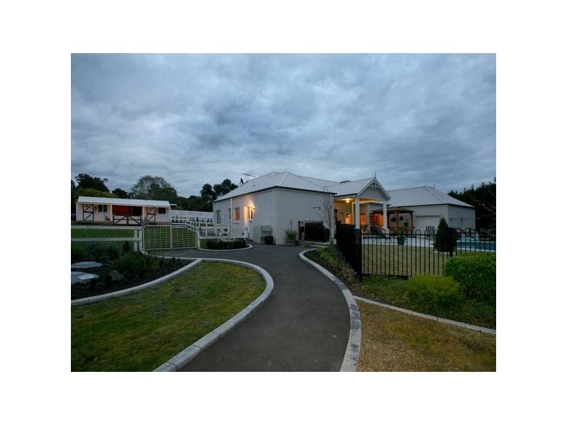 60a Buchanan Road, Berwick VIC 3806