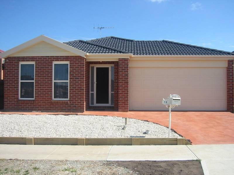 12 Stefan Drive, Berwick VIC 3806