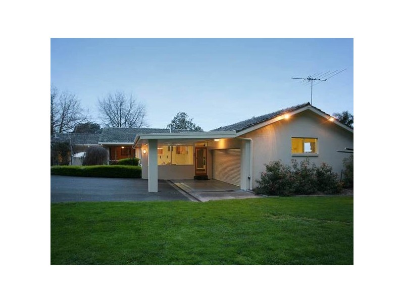 5 Fox Road, Narre Warren North VIC 3804