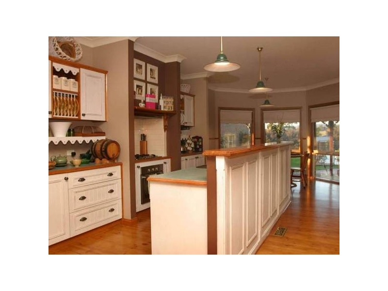 8 Bellaire Court, Narre Warren North VIC 3804