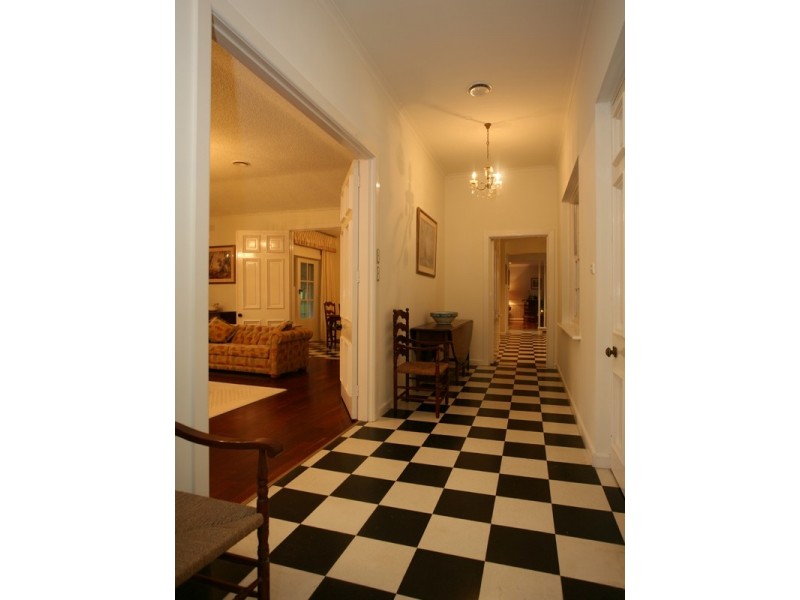 6 Boundary Road, Narre Warren East VIC 3804