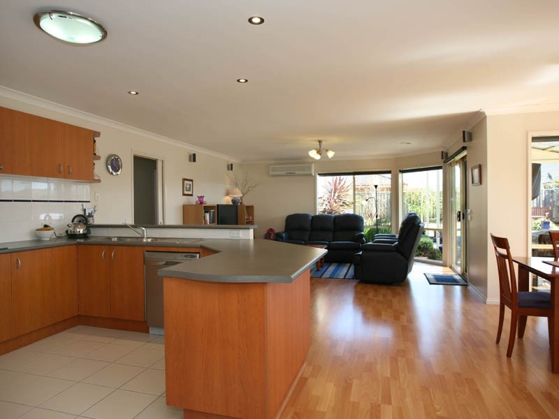 25 Marsh Grove, Berwick VIC 3806