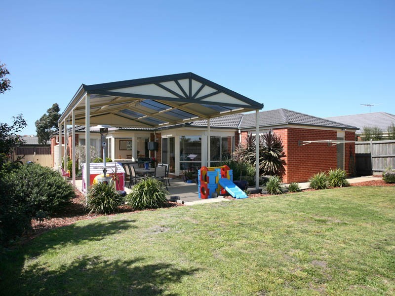 25 Marsh Grove, Berwick VIC 3806