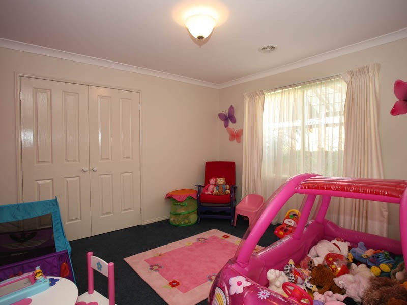 25 Marsh Grove, Berwick VIC 3806