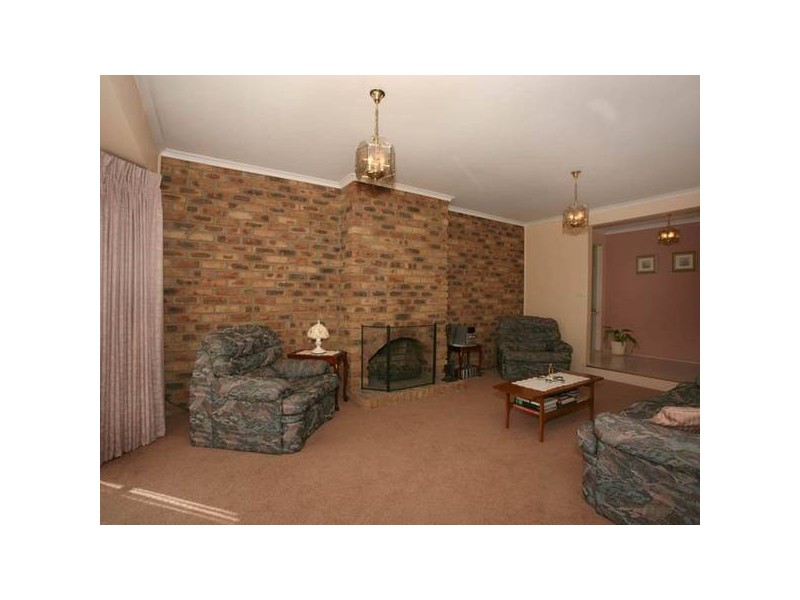 1 Bruce Court, Berwick VIC 3806