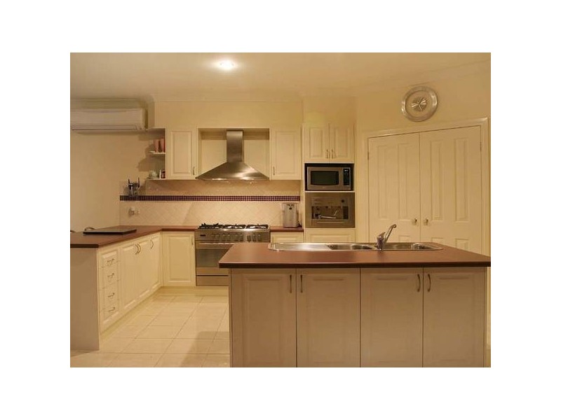 4 Mandurah Chase, Berwick VIC 3806