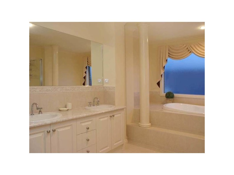 4 Mandurah Chase, Berwick VIC 3806