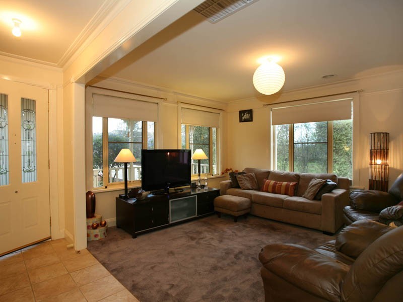 37 Wilona Way, Berwick VIC 3806