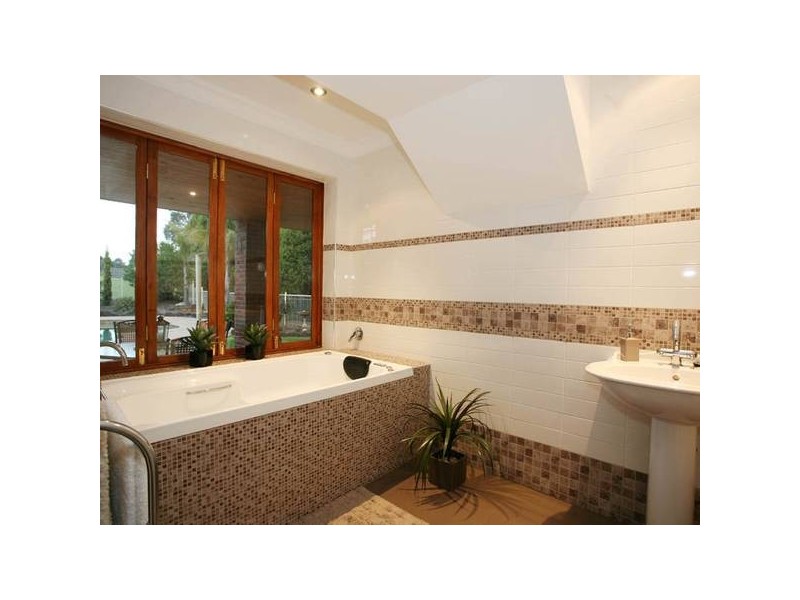 392 Pound Road, Narre Warren South VIC 3805