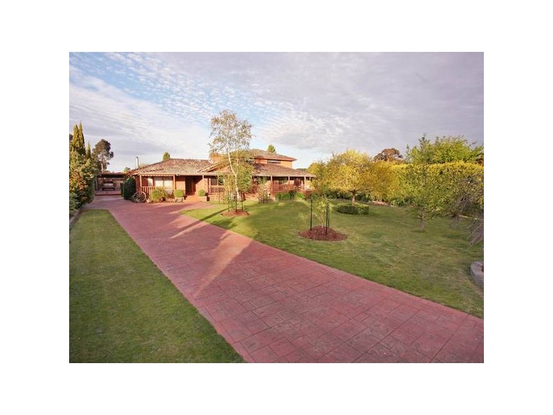 392 Pound Road, Narre Warren South VIC 3805