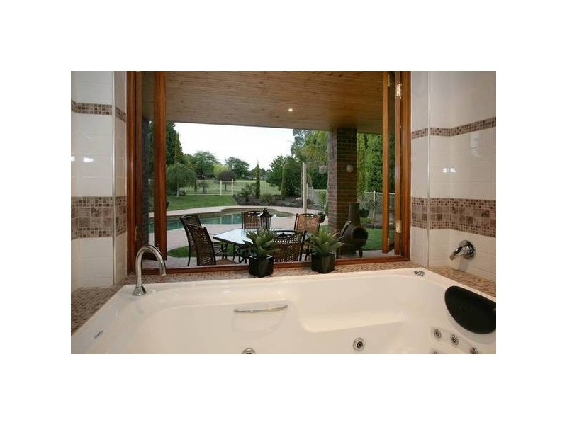 392 Pound Road, Narre Warren South VIC 3805