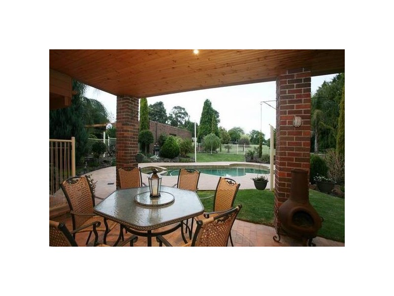 392 Pound Road, Narre Warren South VIC 3805