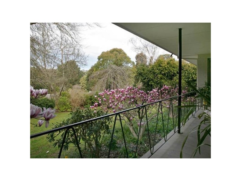 8 Corringham Road, Beaconsfield Upper VIC 3808