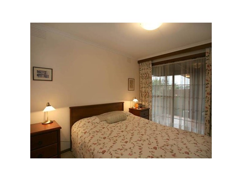 2/34 Wilson Street, Berwick VIC 3806