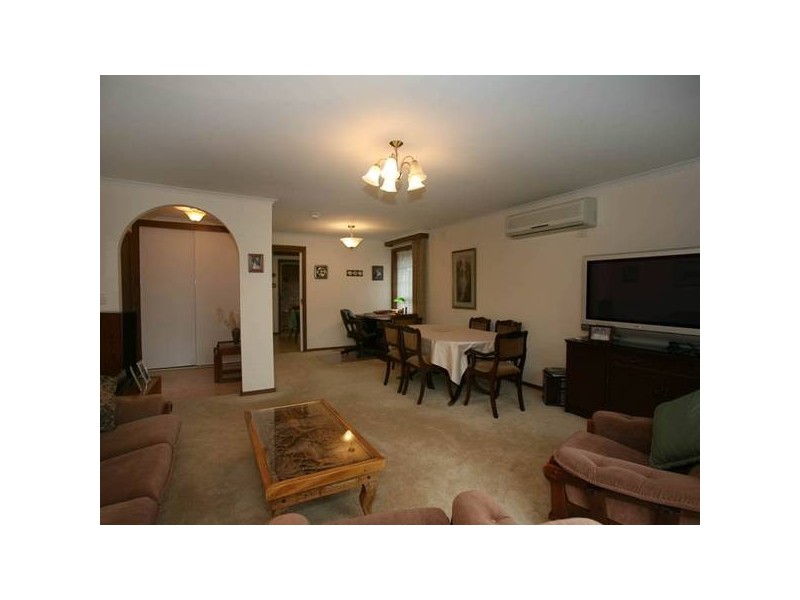 2/34 Wilson Street, Berwick VIC 3806