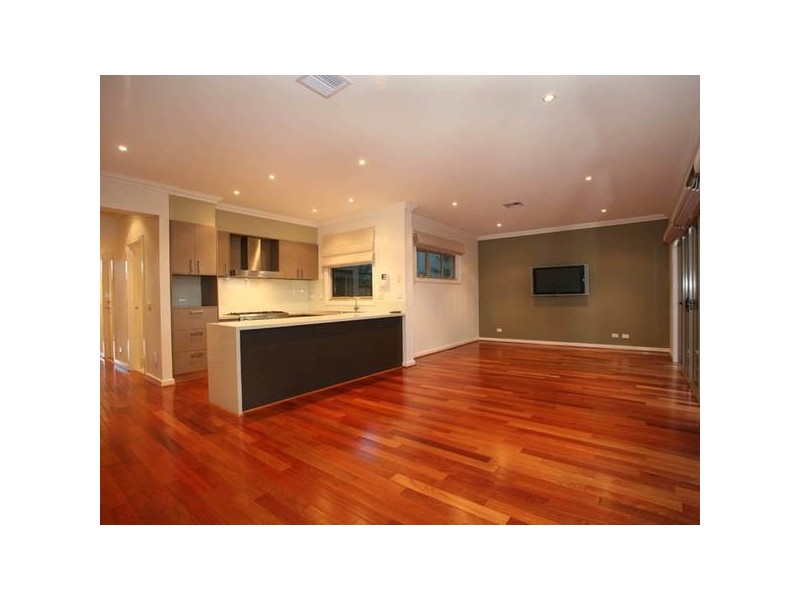 4/25 Canberra Avenue, Berwick VIC 3806